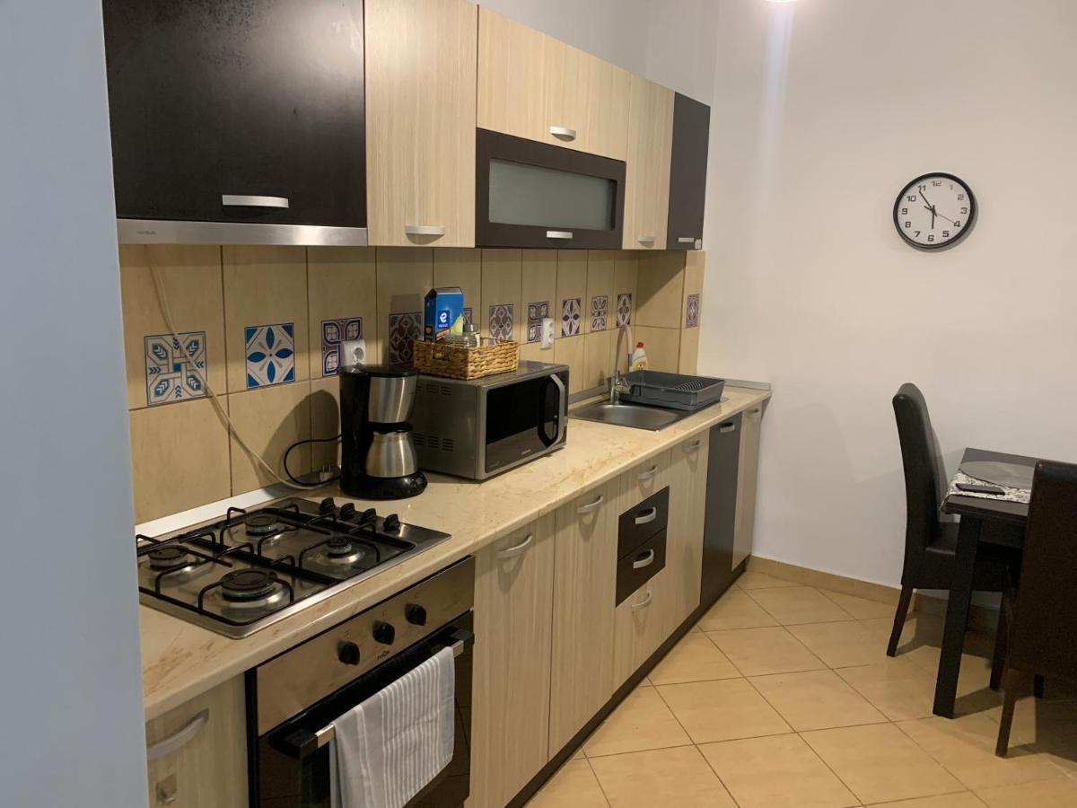 Confort Apartment Медиаш Экстерьер фото
